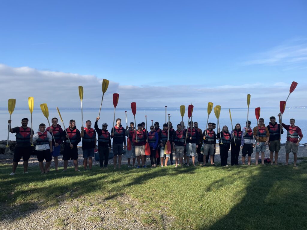 Gruppenfoto beim Auflug zum Kanufahren am Bodensee