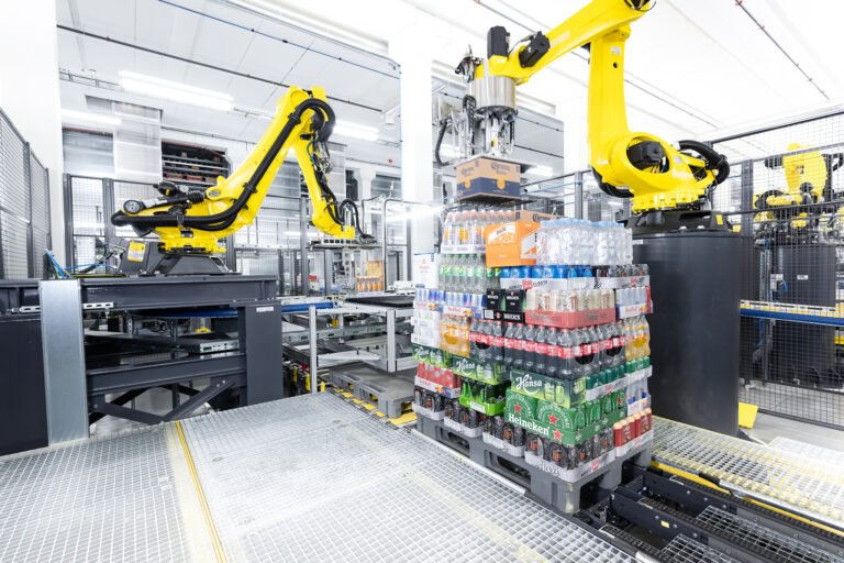 Palettierroboter für Supermarktgroßhändler Coop