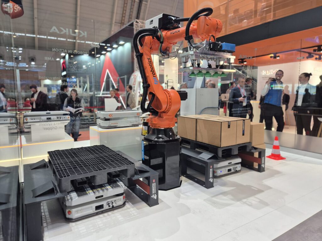 Intralogistikanwendung auf der LogiMAT-Messe in Stuttgart.