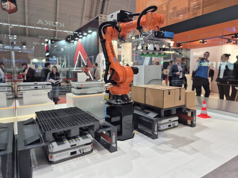 Intralogistikanwendung auf der LogiMAT-Messe in Stuttgart.